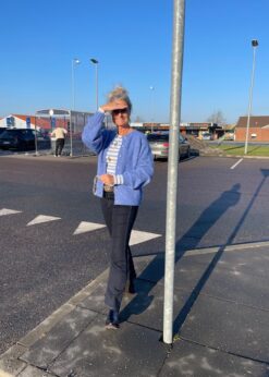 Freequent Louisa Cardigan Blå Og Marta Stribet Basis Bluse