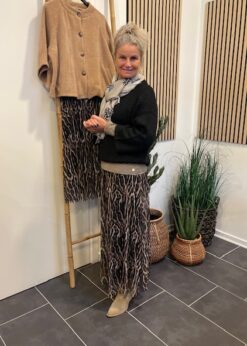 Freequent Sort Strik Og Marta Nederdel