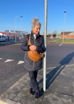 Marineblå Olian Frakke Fra Part Two Og Depeche Bumbag