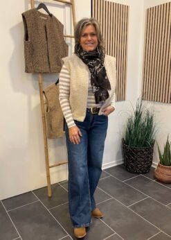 Marta Capelle Vest Beige Og Pieszak Jeans