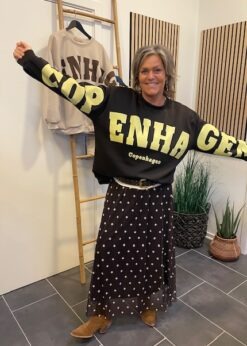 Marta Sweat Og Marta Tyl Nederdel Med Prikker