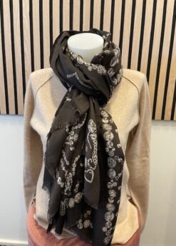 Three M Tørklæde Brunt Med Beige Print