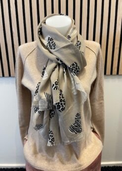 Three M Tørklæde Sandfarvet Med Hjerter