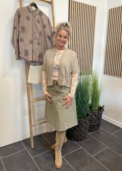 AJ117 Project Betty Nederdel Og Vinnie Strik Cardigan