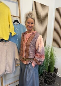 Annette Skjorte Fra Marta Og Bælte Fra Three M