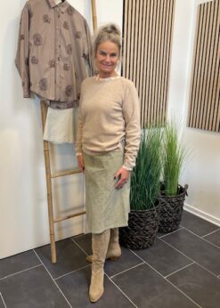 BTF Strik Og AJ117 Project Betty Nederdel