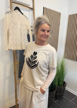 Continue Alberte Meshbluse Og Costa Mani Tee