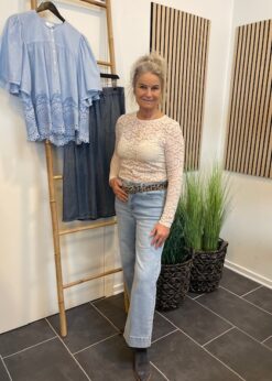 Continue Alberte Meshbluse Og Red Button Conny Jeans