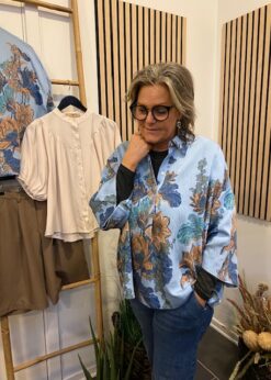 Love1553 Fra Love & Divine