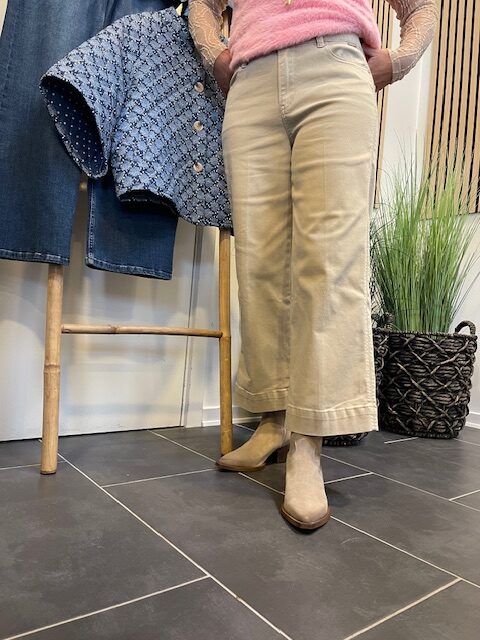 Lys Conny Buks Benlængde 26 Fra Red Button