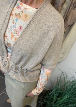 Marta Elissa Bluse Og AJ117 Project Vinnie Cardigan