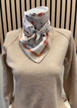 Marta Finja Tørklæde Beige Med Sommerfugle