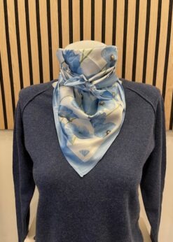 Marta Finja Tørklæde Offwhite Lyseblå