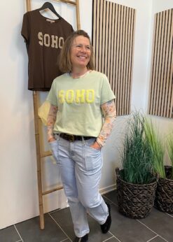 Marta Herdis T Shirt Mint Gul Og Red Button Buks