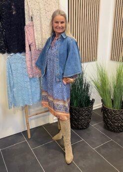 Marta Marika Denim Jakke Og Annelin Kjole