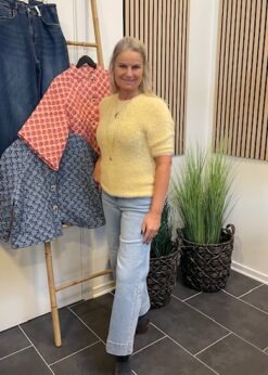 Red Button Conny Jeans Benlængde 26 Pressed Crease Bleach Og Inwear Bluse