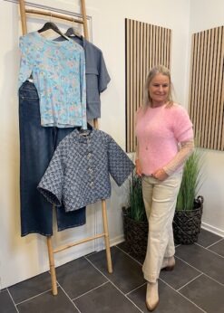 Rosa Inwear Mala Strik Og Red Button Conny Buks