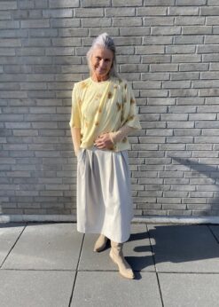 Co Couture Myla Flower Bluse Og Anya Midi Taupe Nederdel