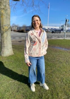 Cream Rosetta Jakke Og Red Button Conny Buks