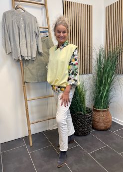 Gul Vest Fra Marta Og Nori Skjorte Fra Numph