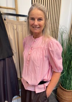 Lyserød Ebella Bluse Fra Freequent