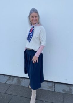 Marta Beige Costanza Bluse Og Co Couture Blå Nederdel