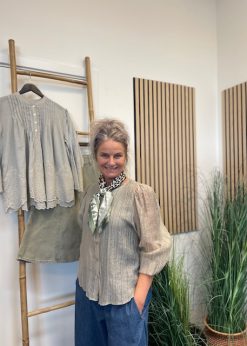 Marta Roselle Skjorte Og Three M Tørklæde