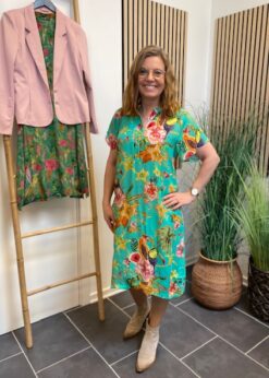 Monica Kjole I Grønt Print Fra Peace Heart Joy