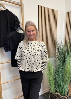 Numph Dalma T Shirt Og Stribet Marta Bluse