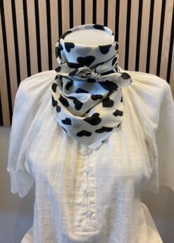 Vanting Tørklæde Med Sorte Hjerter