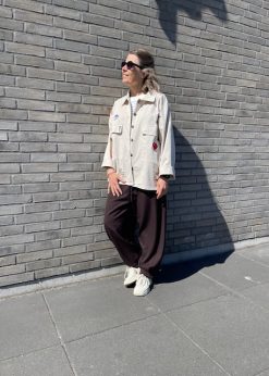 Brun Marta Buks Og Marta Astoria Jakke