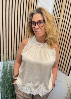 Liva Top With Lace I Champagne Fra Continue