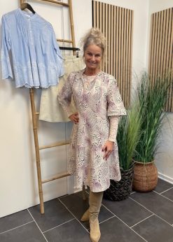 Numph Shella Kjole Og Continue Meshbluse