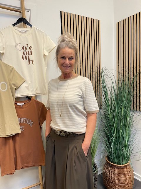 Stribet Zanti Bluse Fra Freequent Beige Offwhite