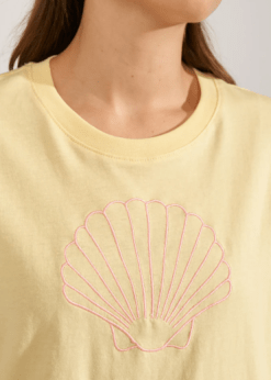 Gul Tide T Shirt Hos Sebtohouse I fredericia