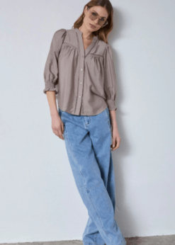 Sandfarvet Callum Lace Puff Skjorte Fra Co Couture