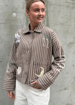 Alternative view of Love & Divine Jakke