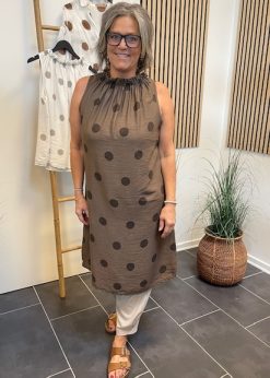 Marta Luppa Brun Kjole
