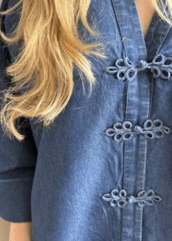 Alternative view of Continue Augusta Chambre Denim Bluse