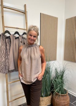 Marta Lucina Ensfarvet Top Fango